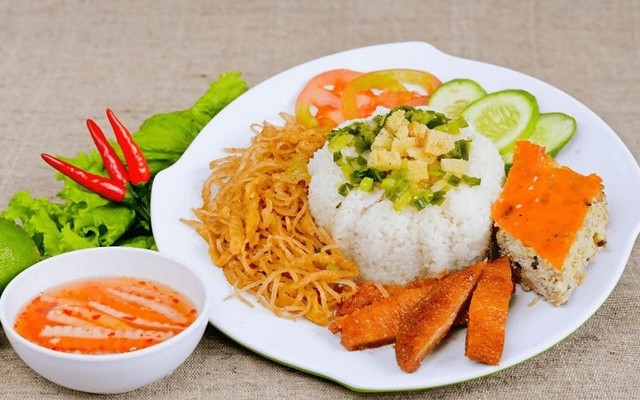 Quán Cơm Ngọc Linh - 104 Văn Thân