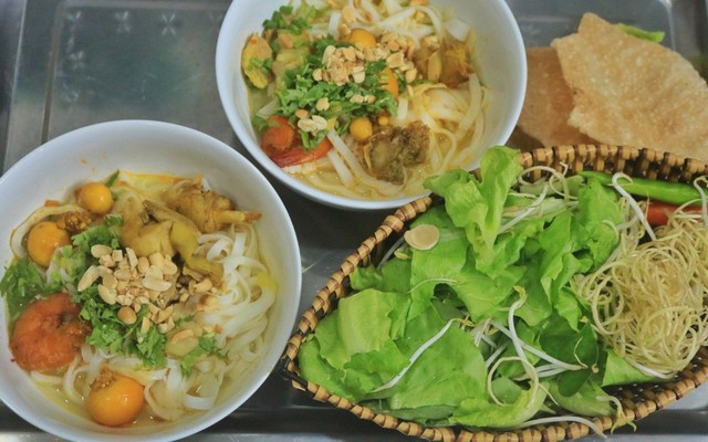 Cơm Gà & Mì Quảng Xứ Quảng - Đường T5