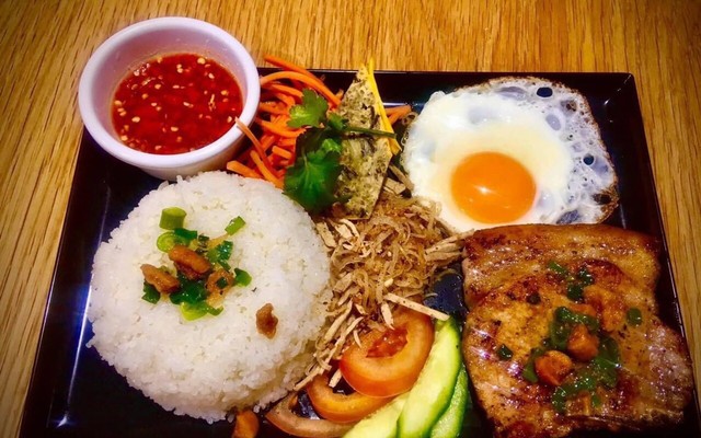 Cơm Tấm Tuấn Em & Cơm Sườn - Cách Mạng Tháng Tám