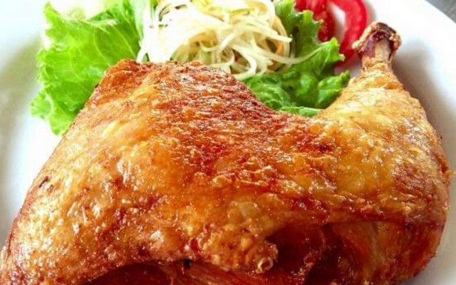 Triều Ký - Cơm Gà Xối Mỡ & Hủ Tiếu Xào - Lê Văn Thọ