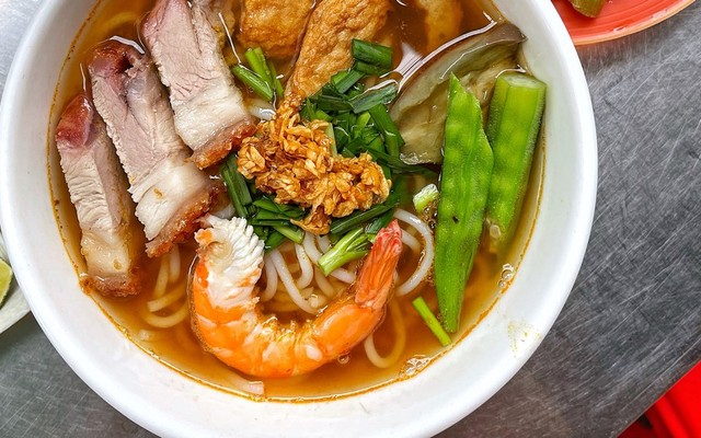 Quán Cô Hoa - Bún Bò & Bún Mắm - Nguyễn Trung Ngạn