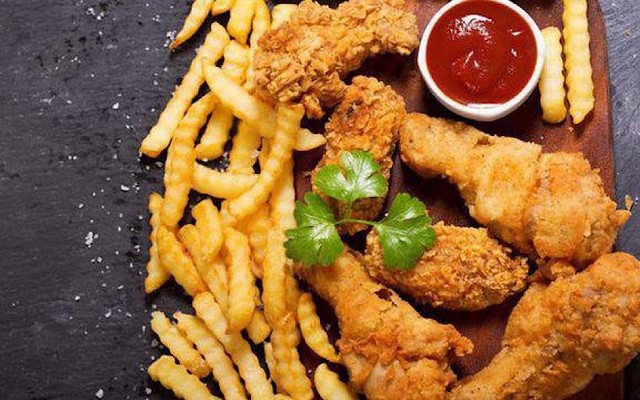 Tiệm Trà sữa & Gà Rán - 47 Phạm Vấn