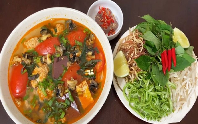 Kid’s Kingdom - Bún Riêu & Gà Rán - Triệu Quang Phục