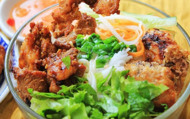 CƠM TẤM & BÚN THỊT NƯỚNG - THẢO NHI