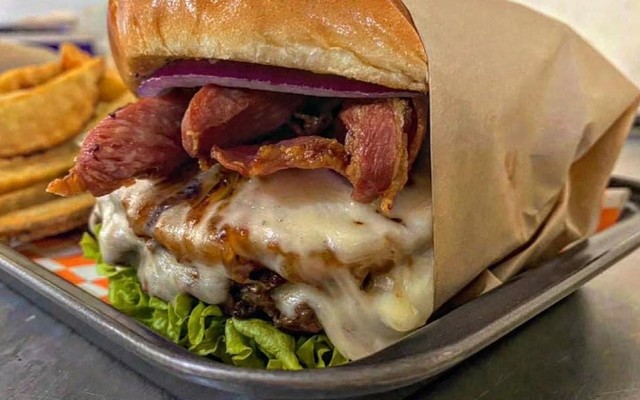 FIRE FOOD - Bánh Mì Thịt Nướng & Hamburger - Nguyễn Ái Quốc