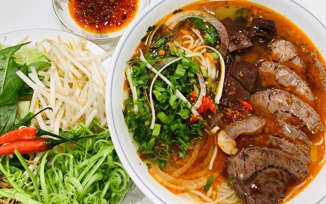 Bún Bò Huế & Bún Riêu Mộc Hương Thúy - Đường D1