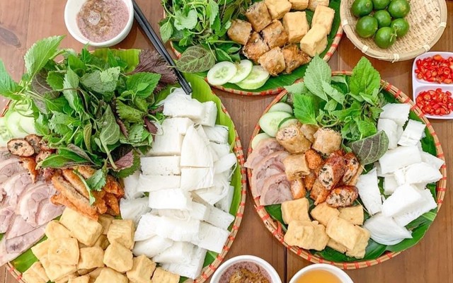 Bún Đậu Mắm Tôm & Chân Gà Cô Loan - Dương Khuê