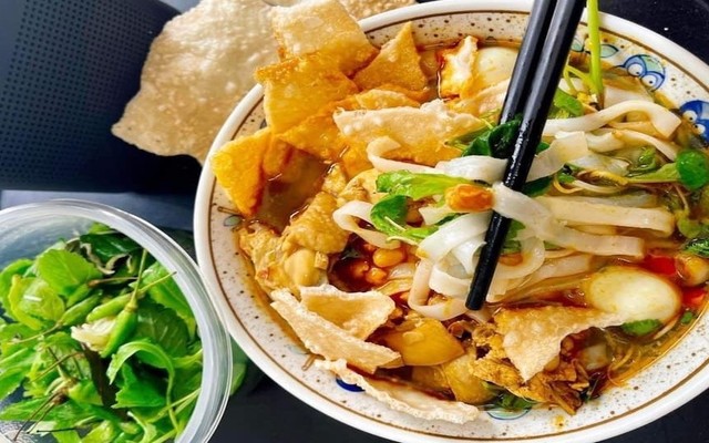 Mì Quảng Miền Trung - Lê Văn Sỹ