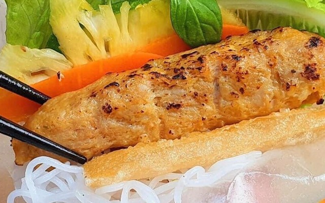 Dẻo Quán - Chè Ngon Nem Nướng Nha Trang - 151 Đại La