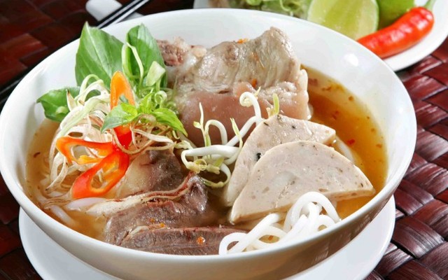 Quán Bún Bò 8H - Lê Hồng Phong