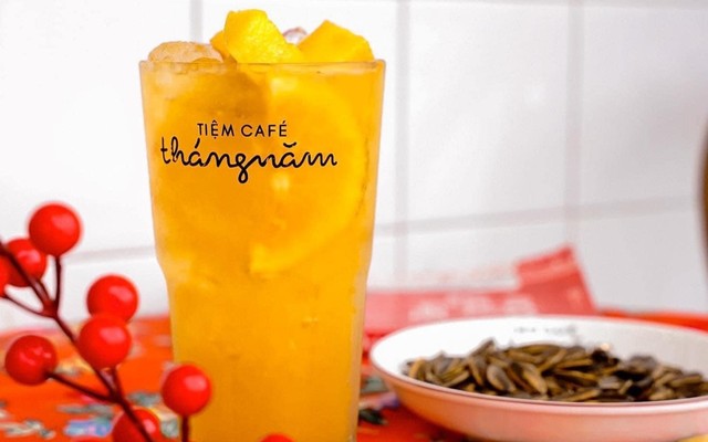 Tiệm Cafe Tháng Năm - Lửa Hồng