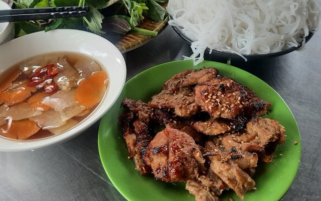 Hà Huyền - Bún Chà Quạt Gia Truyền - Hồng Bàng