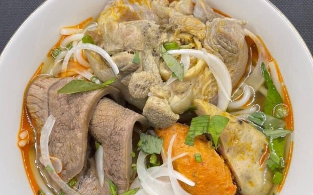 Bún Bò Huế Hinomaru - Phan Xích Long