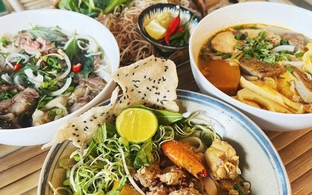 Bún Bò Và Mì Quảng Miền Trung Quán