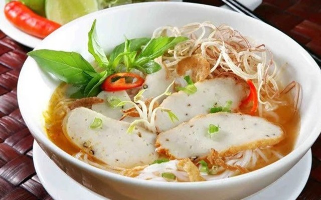 Bánh Canh Chả Cá Quy Nhơn Sáu Đót - Bình Trị Đông