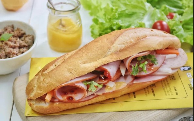 Bánh Mì Cô Thắm Sài Gòn - 21 Nguyễn Đức Cảnh