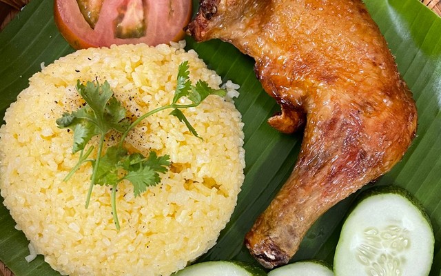 Vua Ăn Vặt - Cơm Gà Xối Mỡ & Mì Gà Tiềm - Kinh Dương Vương