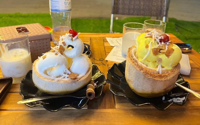 Tiệm Kem Dừa Đất Côn Đảo - Duy Tân