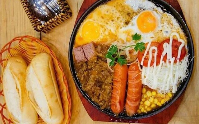 Quán Hội Tụ - Bánh Mì Chảo - Phan Xích Long