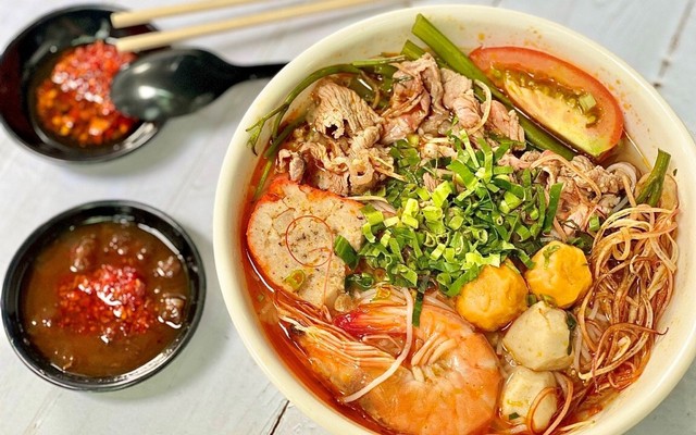 Bếp Nhà Phượng - Cơm Tấm & Bún Thái - Lê Hồng Phong