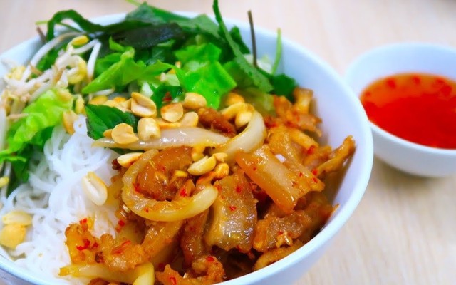 Quán Cô Thảo - Bún Riêu & Bún Thịt Xào - 64 Đường Số 4