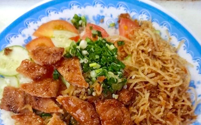 Cơm Tấm & Cơm Phần 79 - Nguyễn Văn Linh