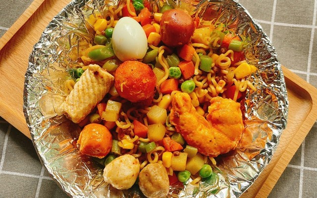 Tiệm Con Vịt - Mì Trộn Indomie - Tân Xa