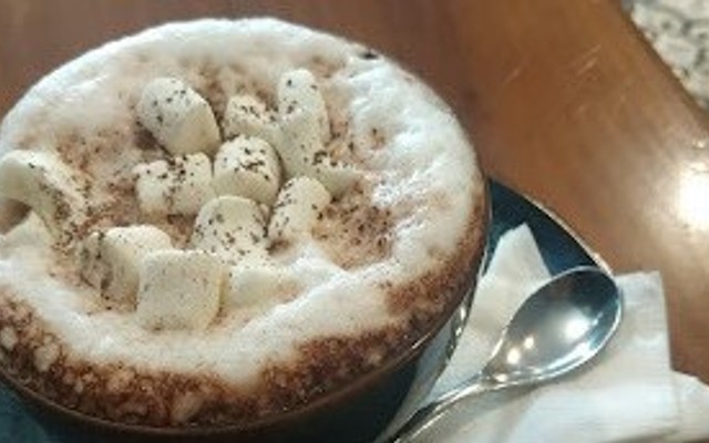 Longing Cafe Tea Rooms - 211 Trích Sài