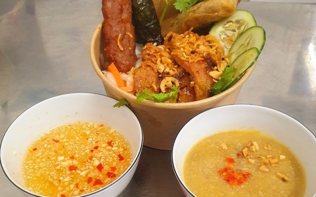 Bún Thịt Nướng Cậu Bình - Thi Sách