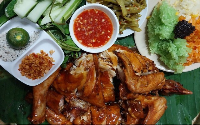 Gà Nướng Chị Bụi - 2B Đường 20