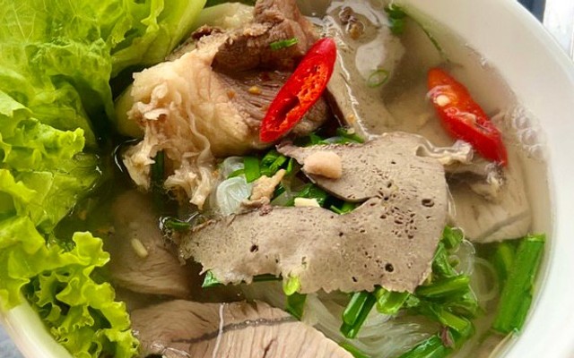Bảo Sơn - Hủ Tiếu Xương & Miến Gà - Nguyễn Văn Cừ Nối Dài