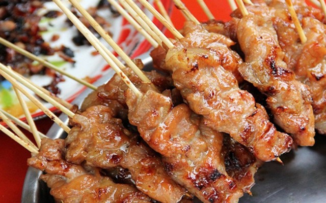 Nem Chua Rán & Thịt Xiên Nướng - Trần Bình