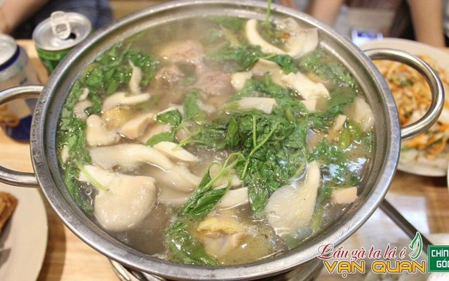 Vạn Quán - Lẩu Gà Lá É - Cô Giang