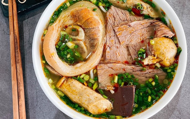 Vua Bún Hải Sản - Phạm Văn Đồng