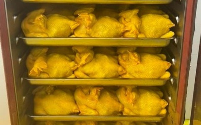 GÀ Ủ MUỐI HOA TIÊU CÔ HOAN