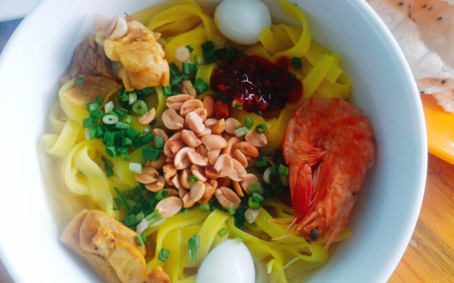 Quán Ăn Miềng Trung - Mì Quảng & Bánh Bèo Nóng - 228 Bình Giã