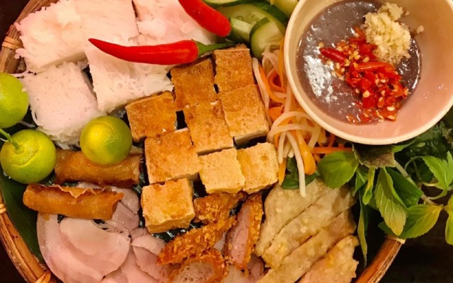 Bún Đậu Mẹt 17 - Cơm Sườn Nướng