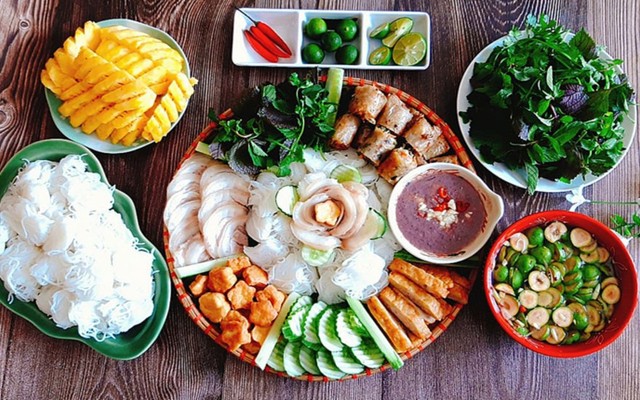 Chị Hoa - Bún Đậu Mẹt 7 Món