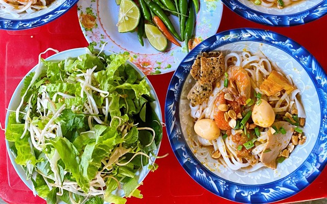 Mỳ Quảng Phú Chiêm - Bà Ngoại