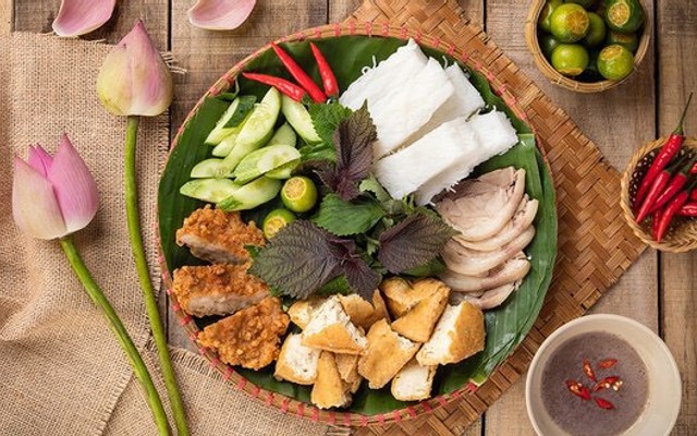 Bún Đậu Thu Hiền - Bún Chả Quạt & Bún Bò Trộn Dấm - 111 Lê Lợi