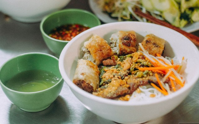 Bún Thịt Nướng & Nem Nướng - 201 Mã Lò