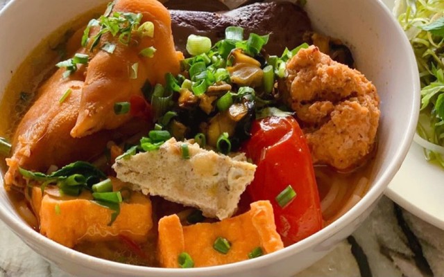 Bún Riêu Cua Đồng Cô Hoa - Lương Thế Vinh
