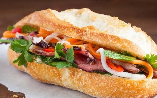 Lò Bánh Mì Hà Nội - Cách Mạng Tháng 8