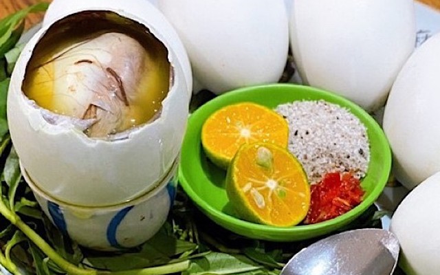 Thúy Nga - Bắp Xào & Hột Vịt Lộn - Lê Văn Thọ