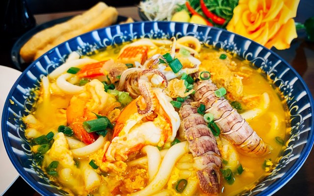 Bánh Canh Cua & Hủ Tiếu Mực Sài Gòn - Ông Ích Khiêm