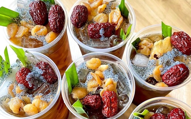 Nước Sâm Nhãn & Rau Câu - Quán Nước Cỏ Ba Lá - Cách Mạng Tháng Tám