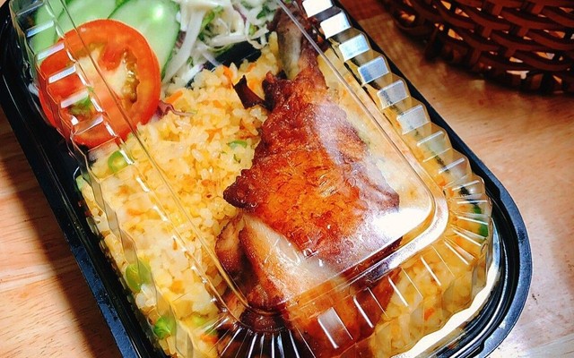 Cơm Thố Gia Hân - Lê Hồng Phong