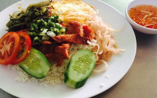 Cơm Sườn & Cơm Tấm - Quán Ăn Hương Việt - Phạm Ngọc Thạch