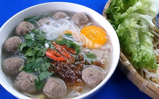 Hủ Tiếu Bà Năm - Nguyễn Tuyến