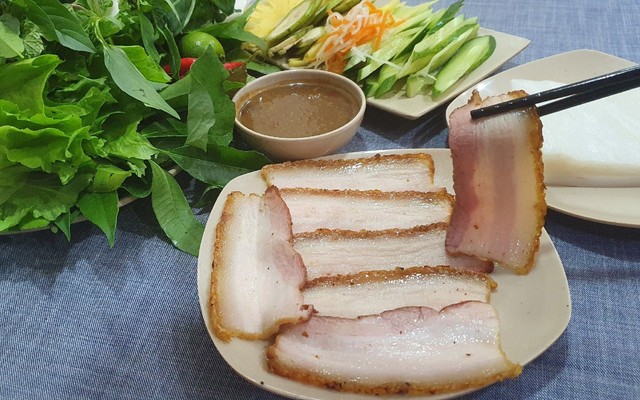 Bánh Tráng Cuốn Thịt Heo Hoàng Bèo - Chung Cư Phạm Viết Chánh